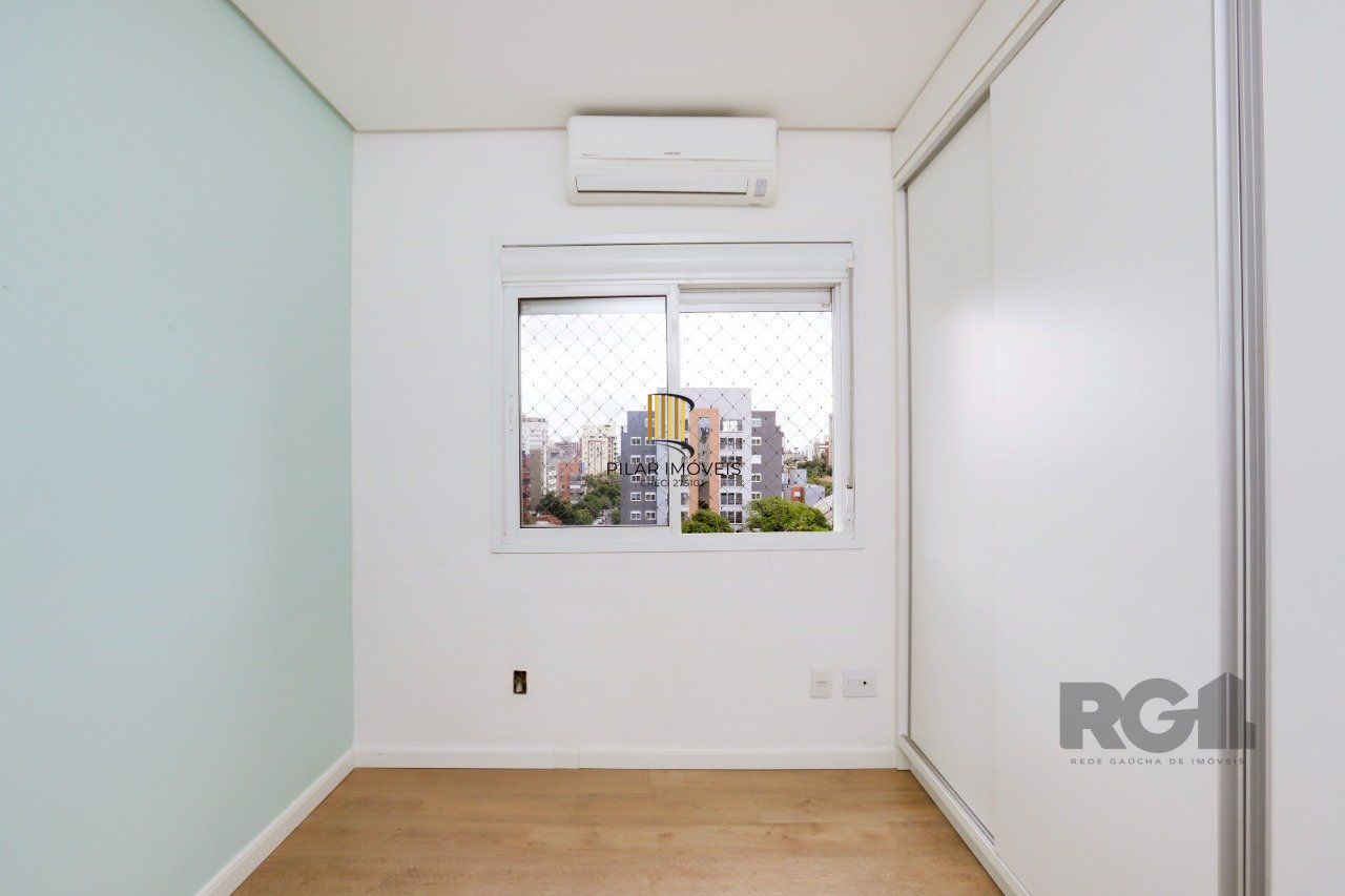 Apartamento de 2 quartos, suíte e 2 vagas de garagem no bairro Menino Deus