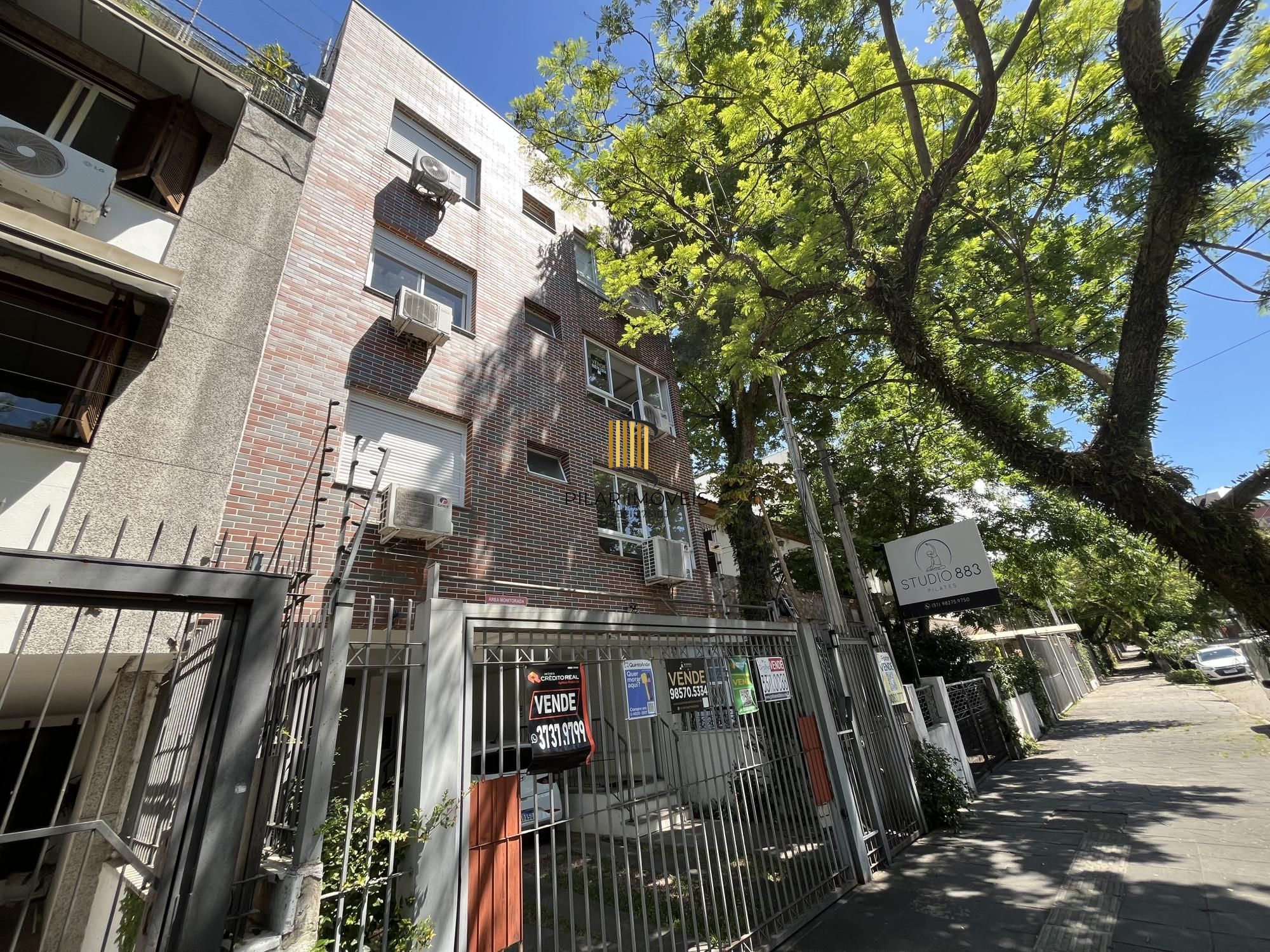 Apartamento de 2 quartos, suíte e 1 vaga de garagem no bairro Santana em POA/RS