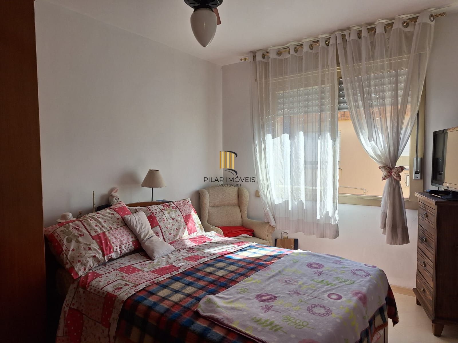 Apartamento de 2 quartos e 1 vaga de garagem no bairro Santo Antônio em POA/RS