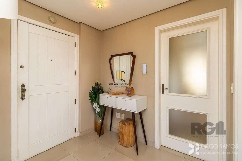 Cobertura para Venda - 185m², 3 dormitórios, sendo 1 suites, 2 vagas - Petrópolis