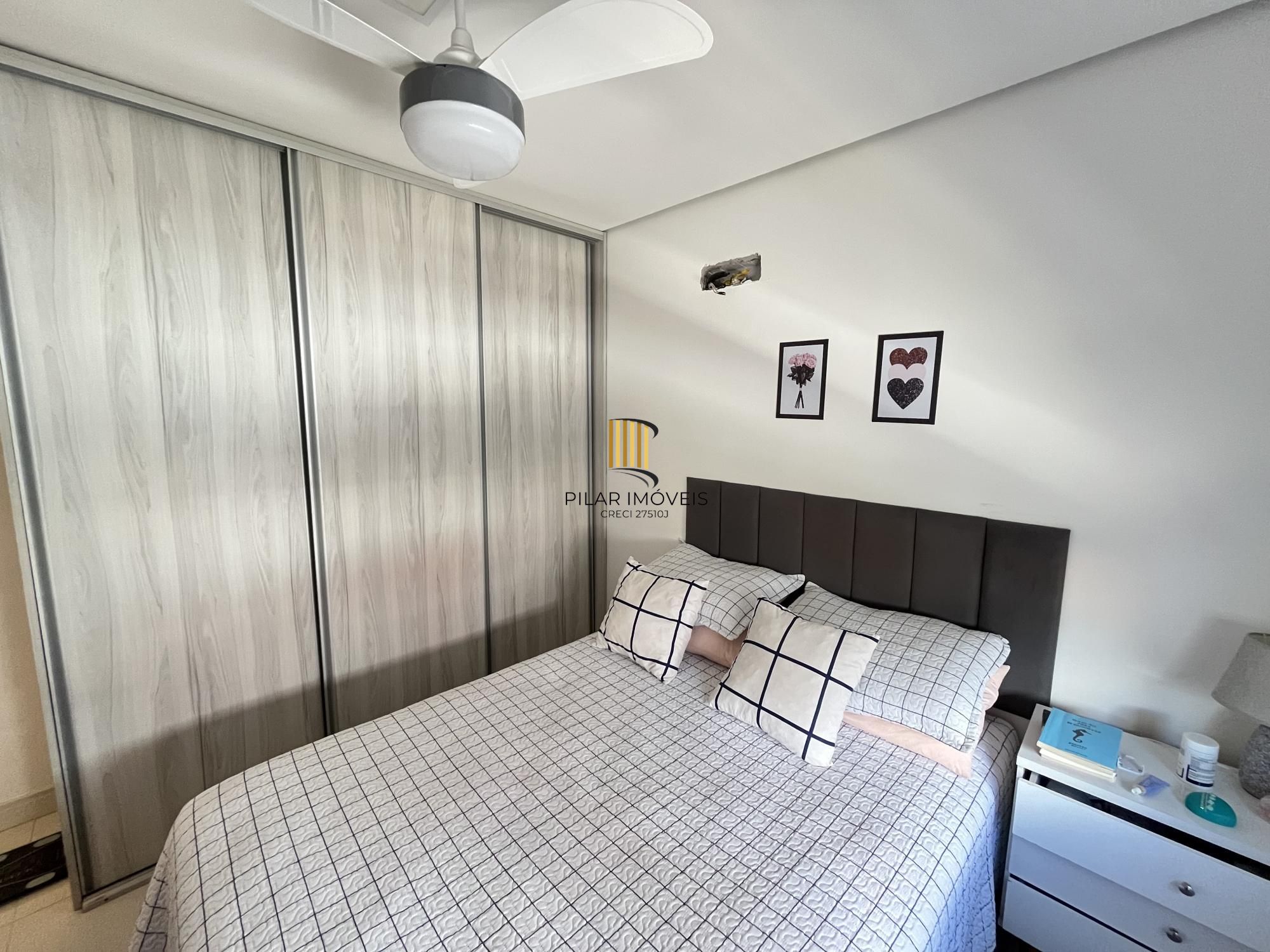 Apartamento de 2 quartos, suíte e 1 vaga de garagem no bairro Santana em POA/RS