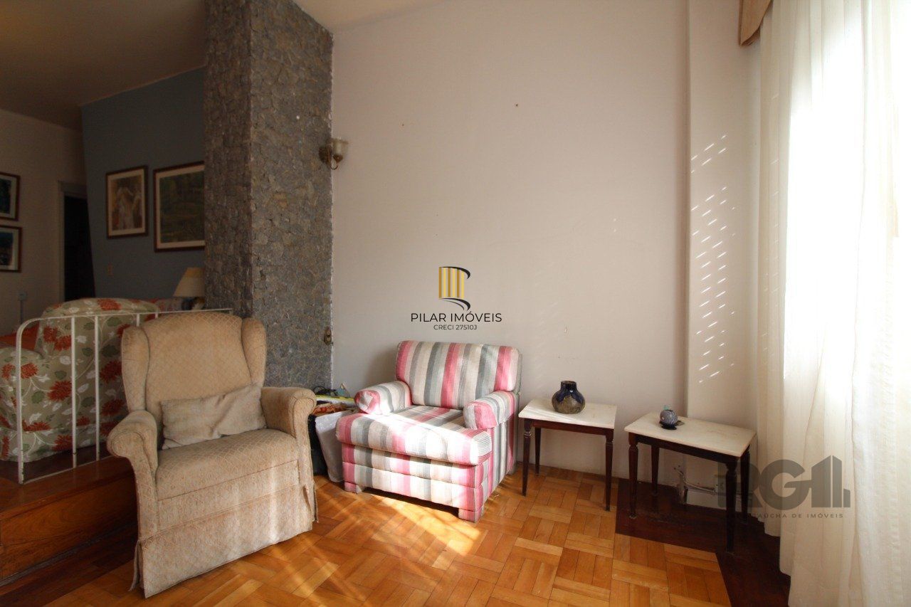 Casa à venda 4 quartos (dormitórios), suíte, 3 vagas - Partenon, Porto Alegre