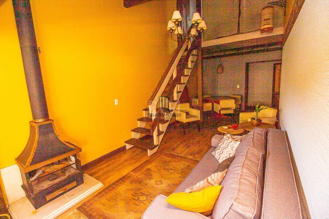 Cobertura para Venda - 116.36m², 2 dormitórios, sendo 1 suites, 1 vaga - Petrópolis