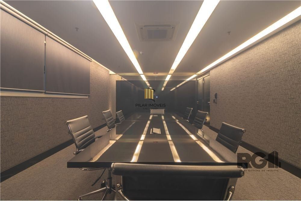 Sala comercial com 36,7 m² de área privativa e 1 vaga(s) de garagem. Localizado na Rua/Av. Doutor Nilo Peçanha, no bairro Bela Vista em Porto Alegre.