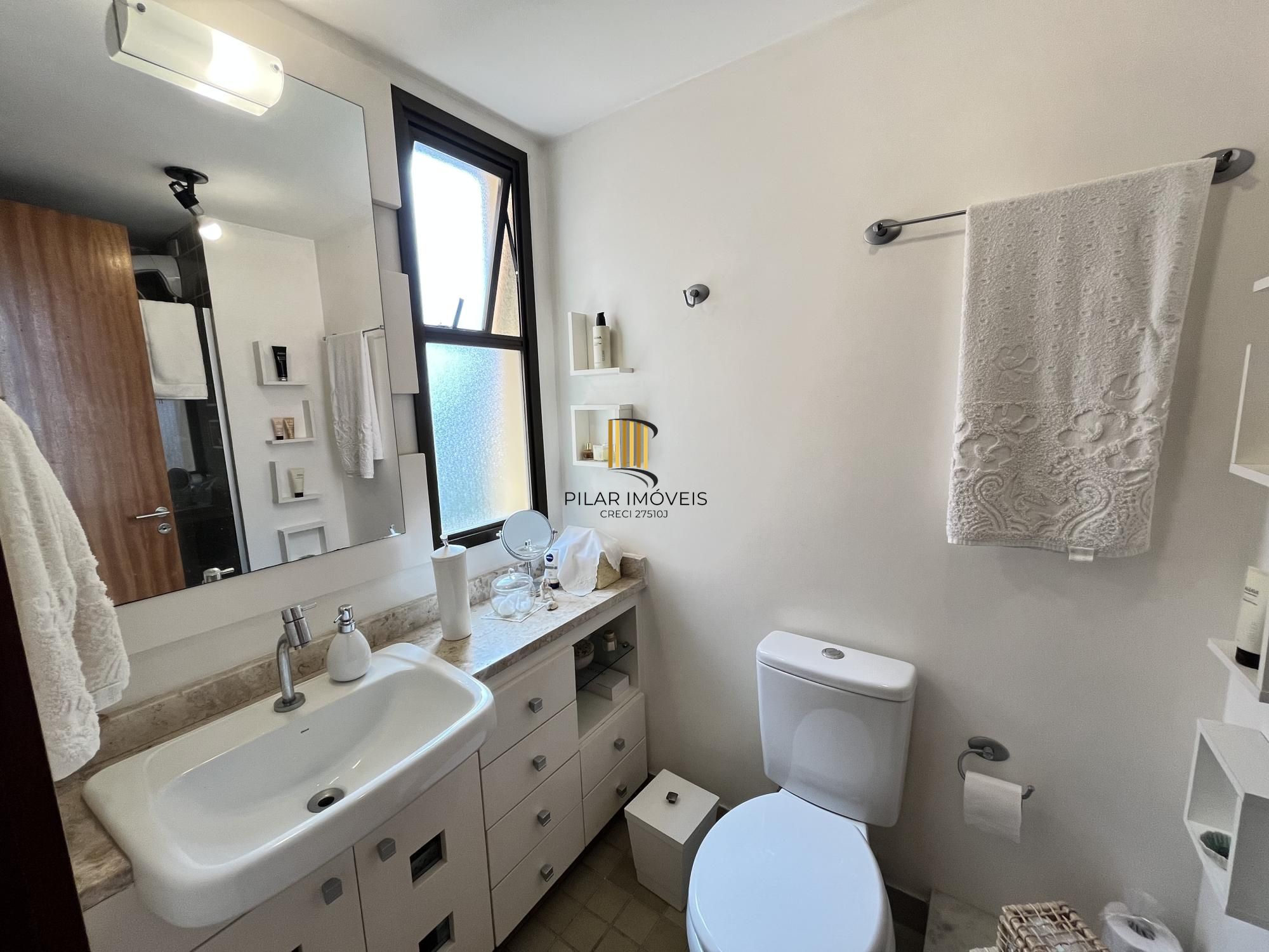 Apartamento de 2 quartos e 1 vaga de garagem no bairro Jardim Carvalho em POA/RS