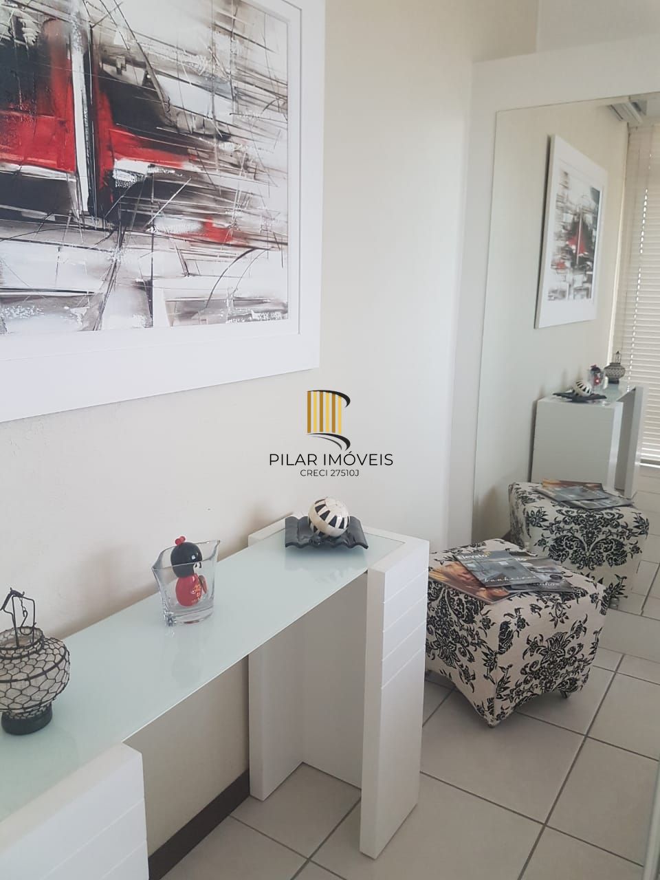 Apartamento de um quarto, suíte e uma vaga de garagem no bairro Mont´Serrat