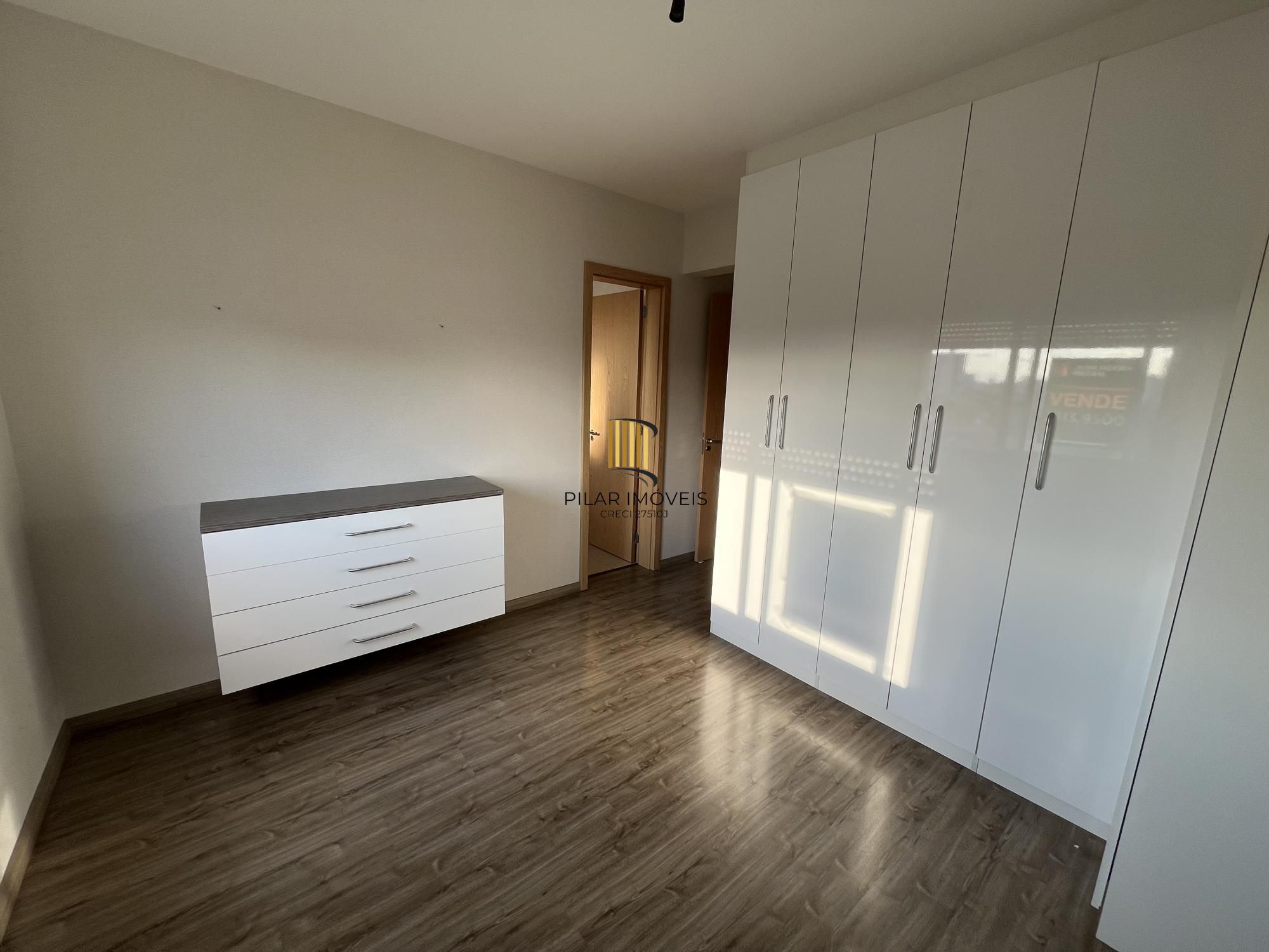 Apartamento de 2 quartos, suíte e 1 vaga de garagem no bairro Partenon em POA/RS