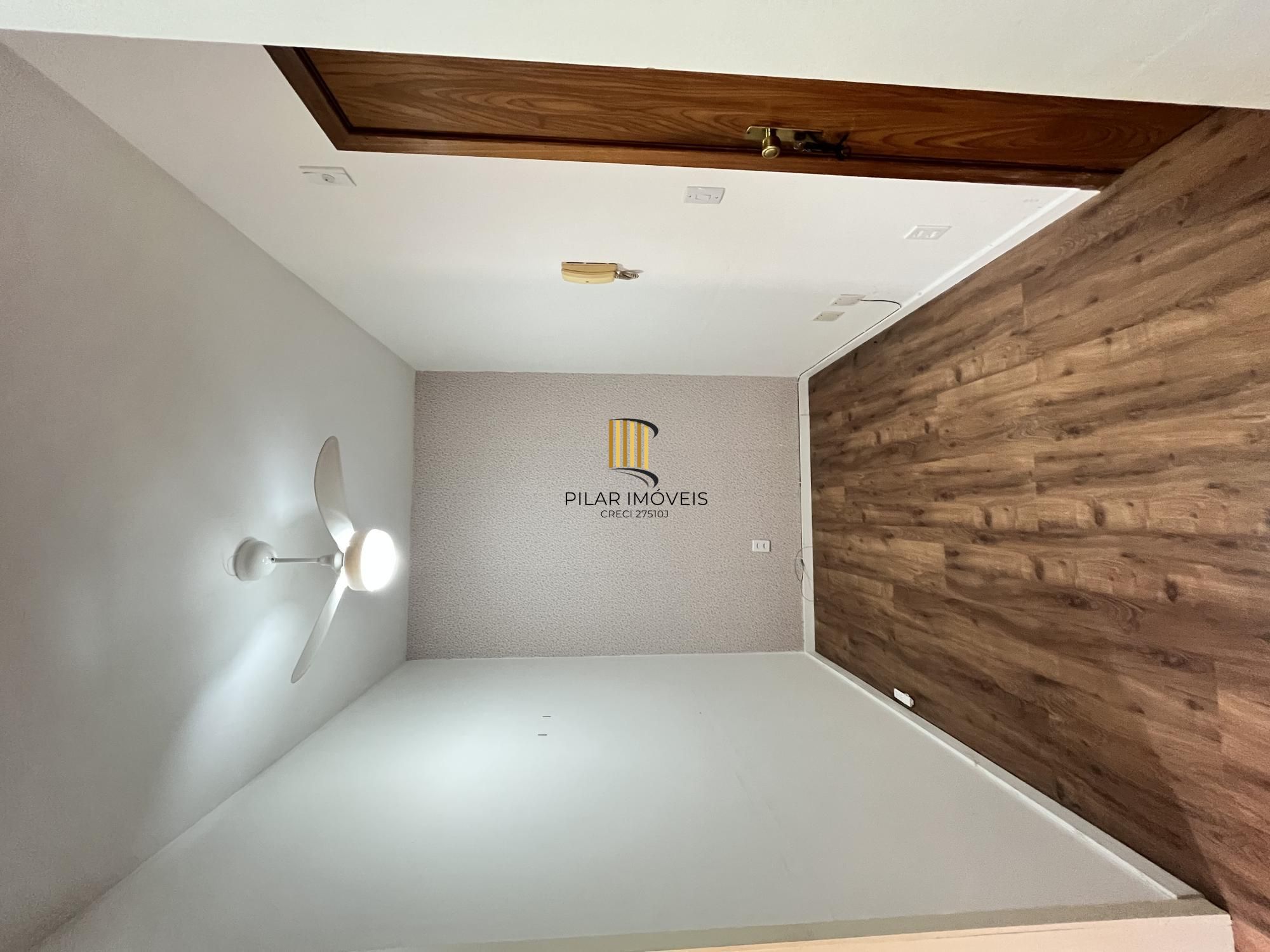 Sala comercial com uma vaga de garagem no bairro Bom Fim em Porto Alegre