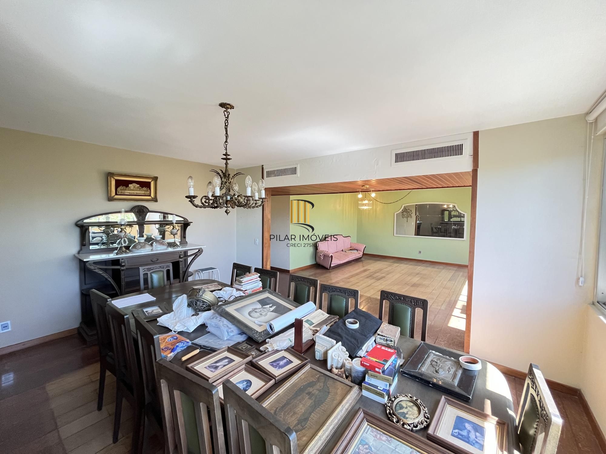 Apartamento de 3 quartos, suíte e 2 vagas de garagem no bairro Auxiliadora POA