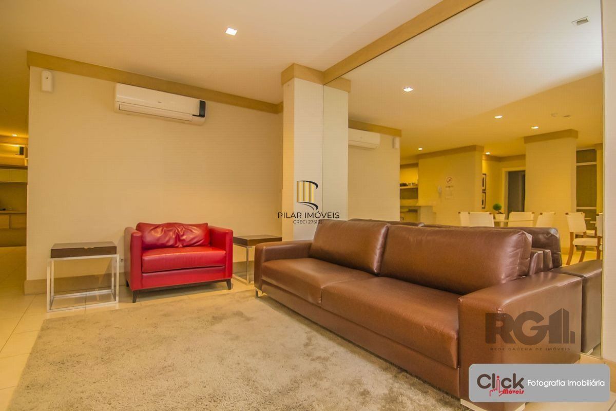 Apartamento 3 dormitórios, suíte, 2 vagas. Andar alto, vista para infraestrutura do condomínio. Semi-mobiliado. 