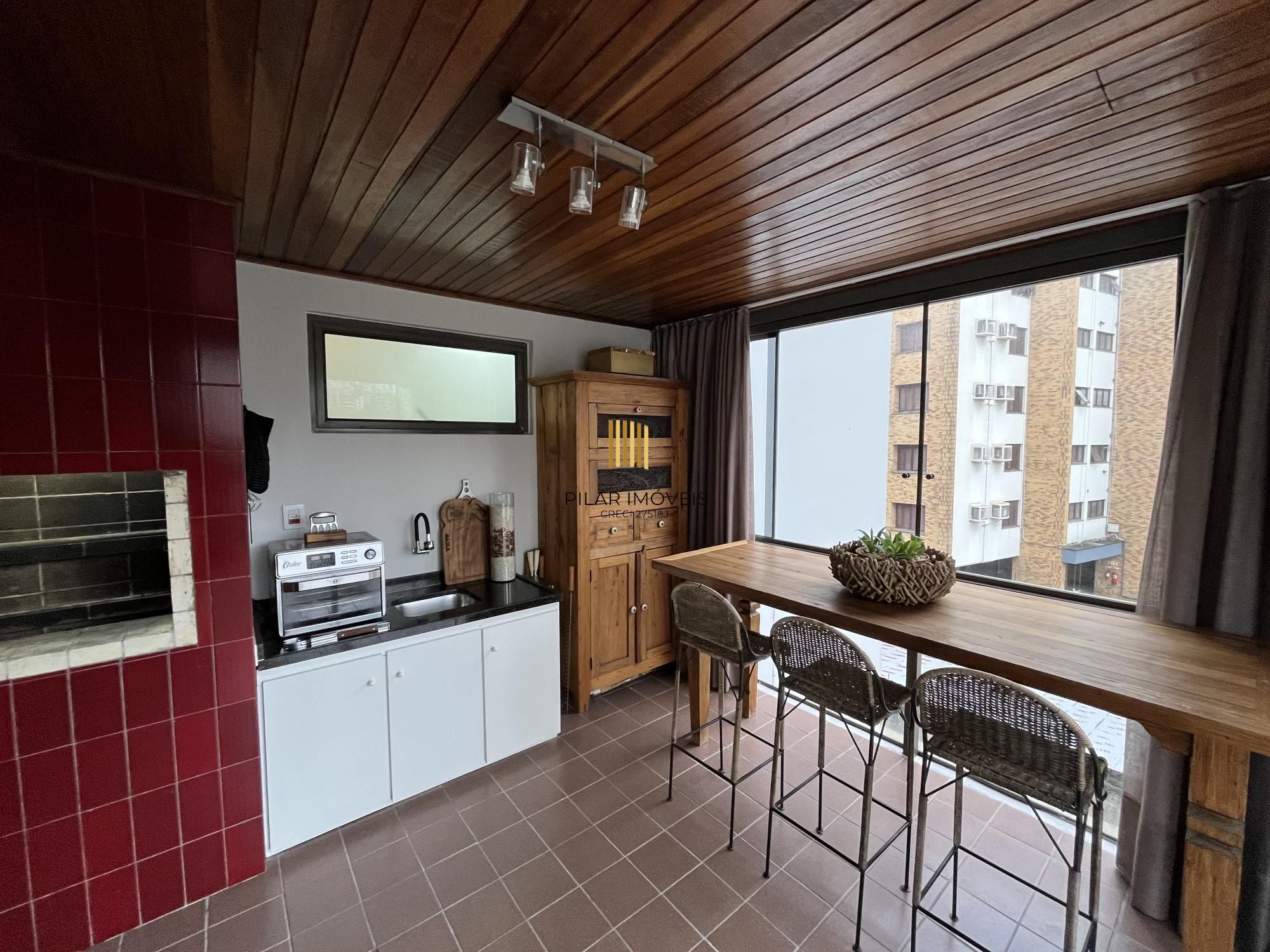 Apartamento de 2 quartos, suíte, churrasqueira, lareira e garagem Bela Vista POA