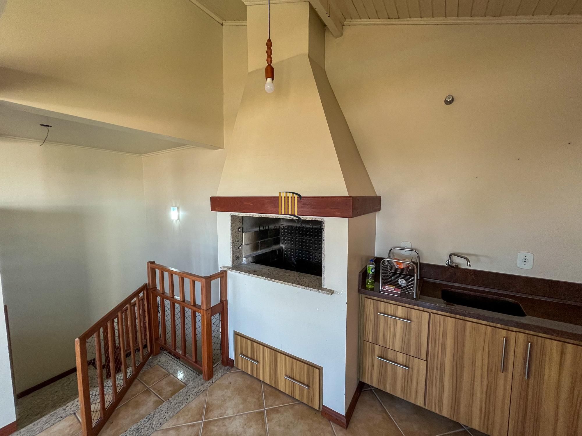 Casa de 3 dormitórios e 1 suíte no bairro Menino Deus em Porto Alegre