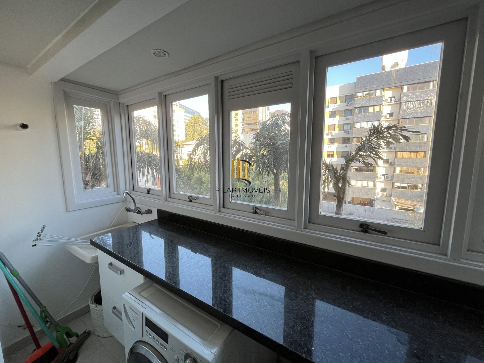 Apartamento de 3 quartos, suíte e 2 vagas de garagem no bairro Auxiliadora