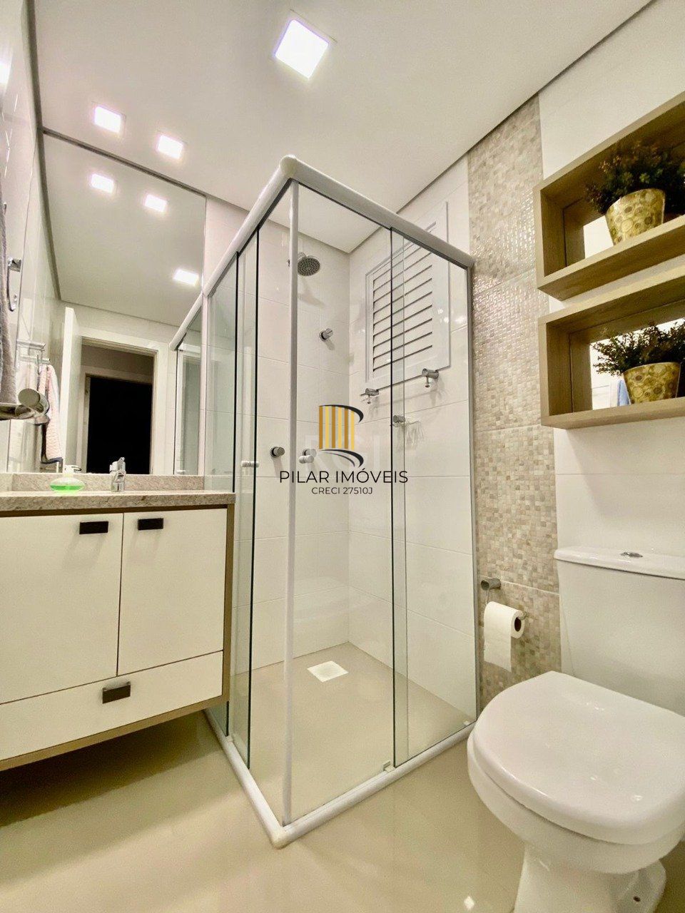 Apartamento para Venda - 140m², 3 dormitórios, sendo 2 suites, 2 vagas - Centro
