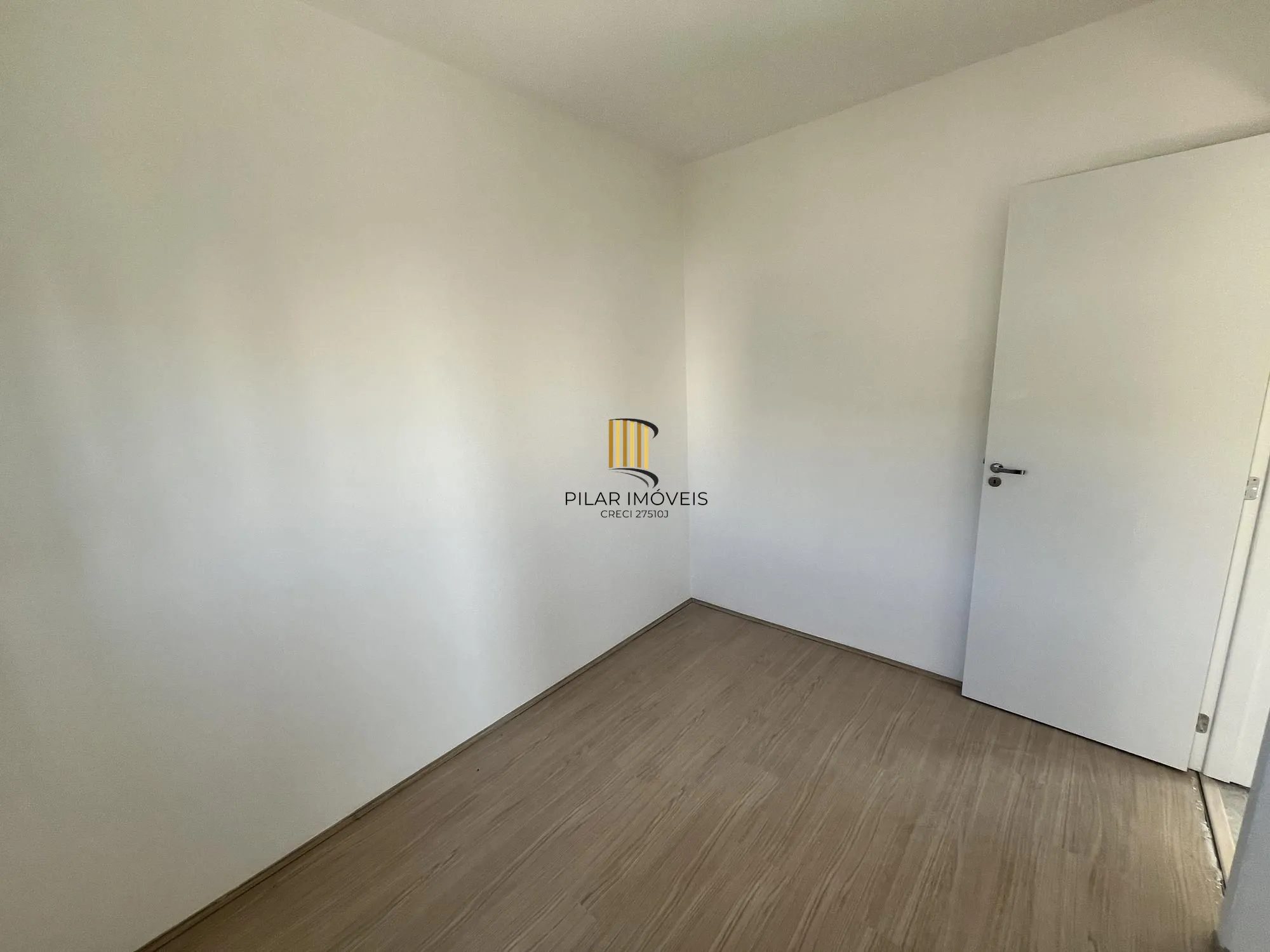 Apartamento de 2 quartos e 1 vaga de garagem no bairro Morro Santana em POA