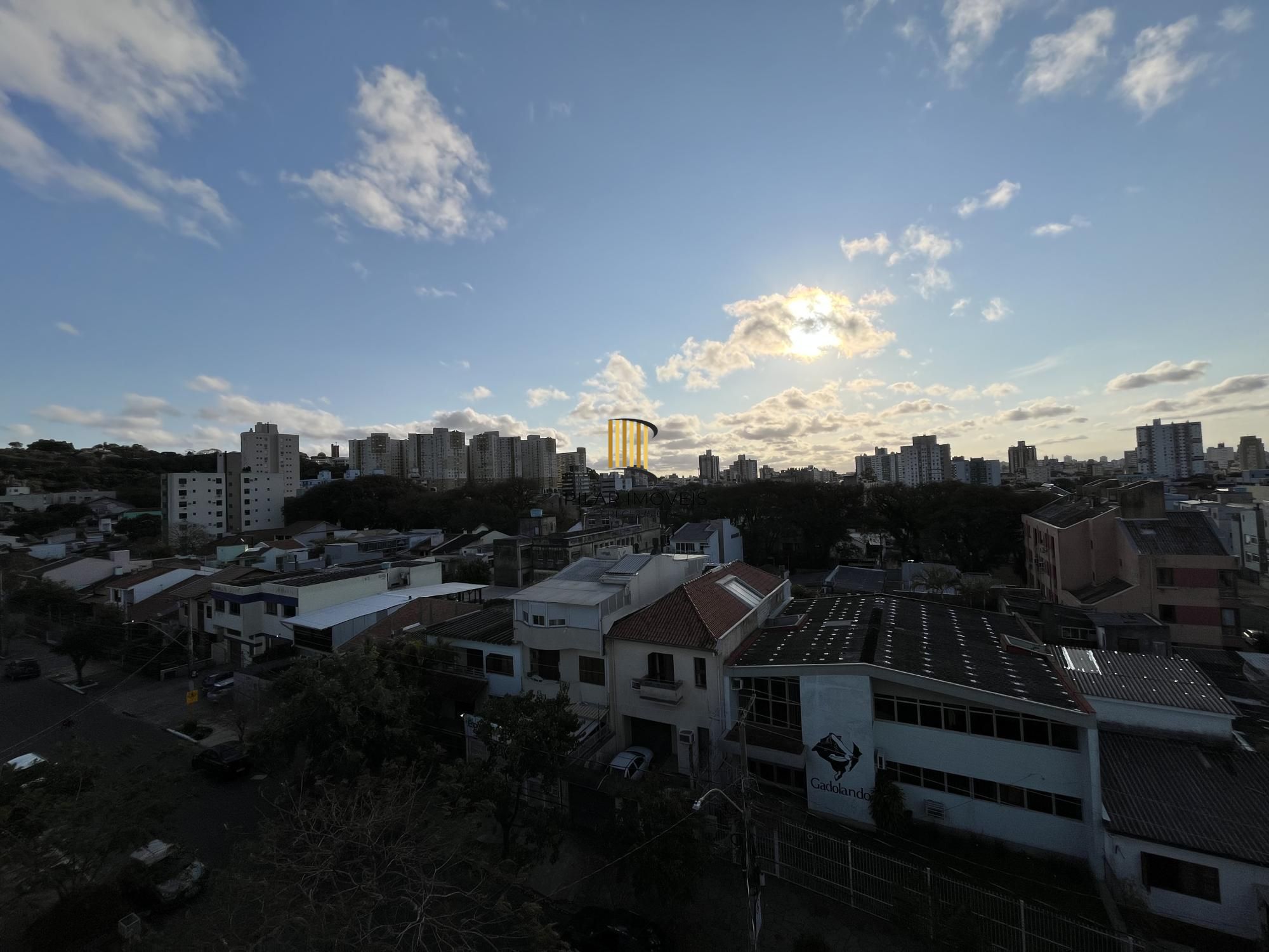 Apartamento de 2 quartos, suíte e 1 vaga de garagem no bairro Partenon em POA/RS