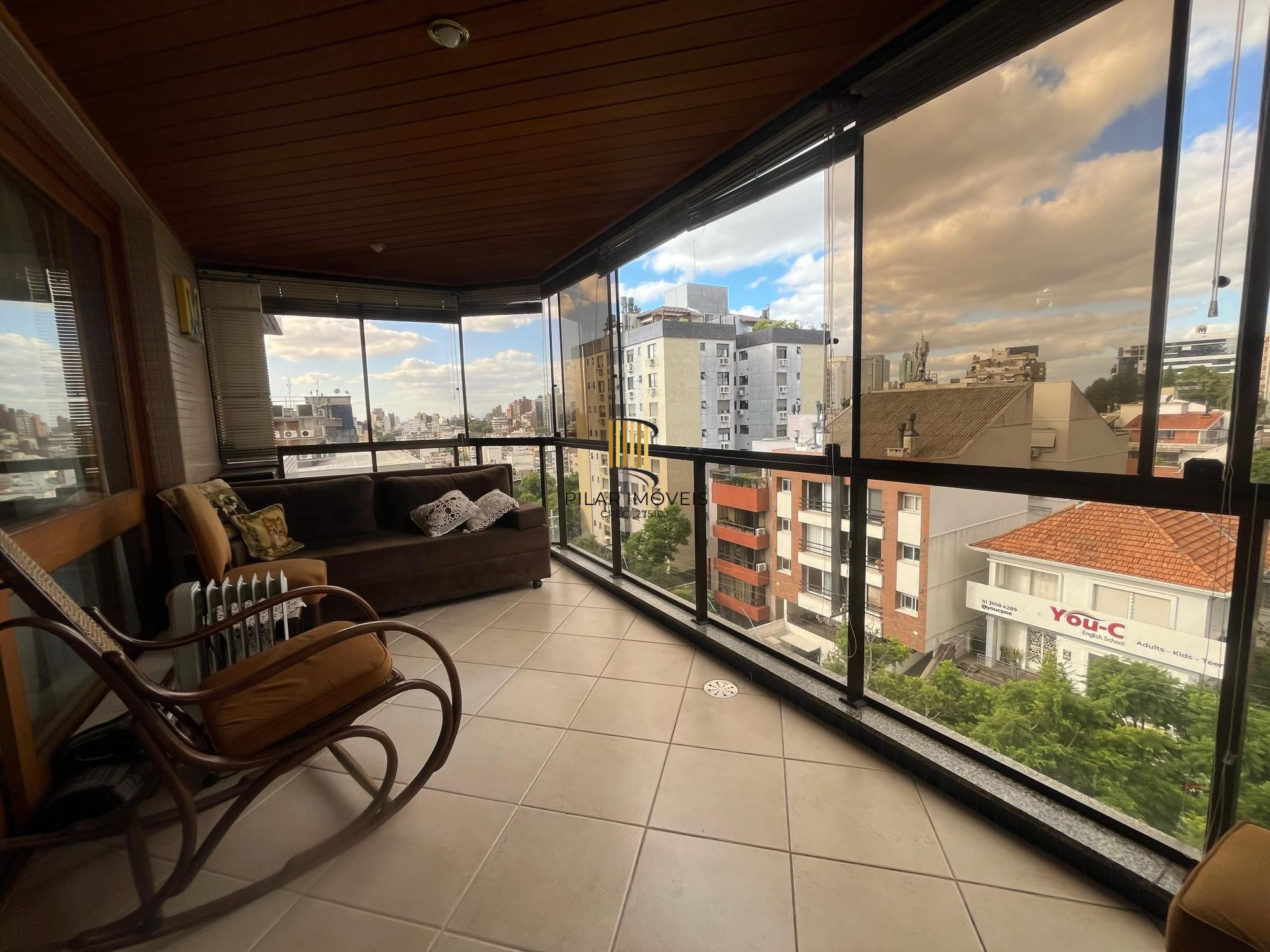 Apartamento 3 quartos, suíte, sacada, lareira, churrasqueira, 2 vagas de garagem