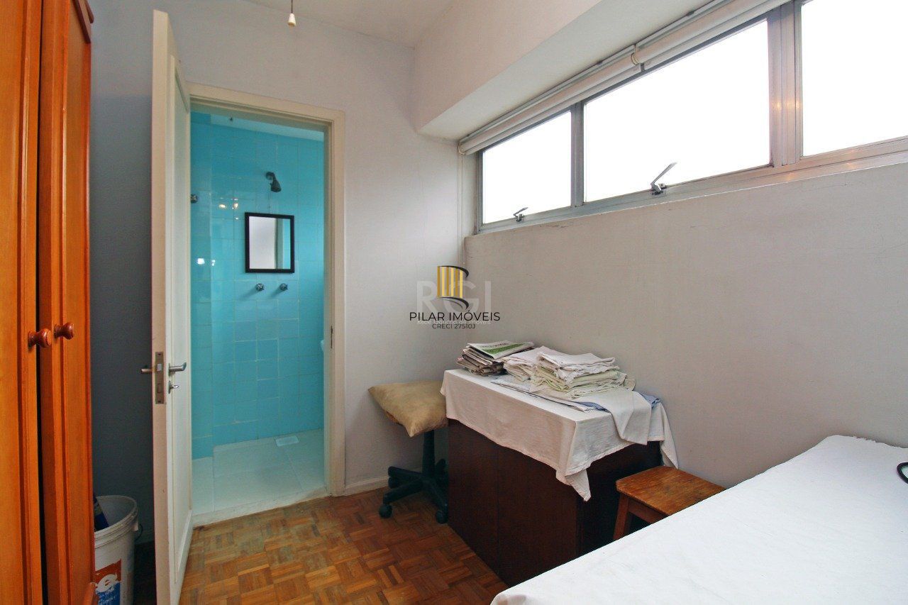 Apartamento para Venda - 245.75m², 3 dormitórios, sendo 1 suites, 2 vagas - Moinhos de Vento