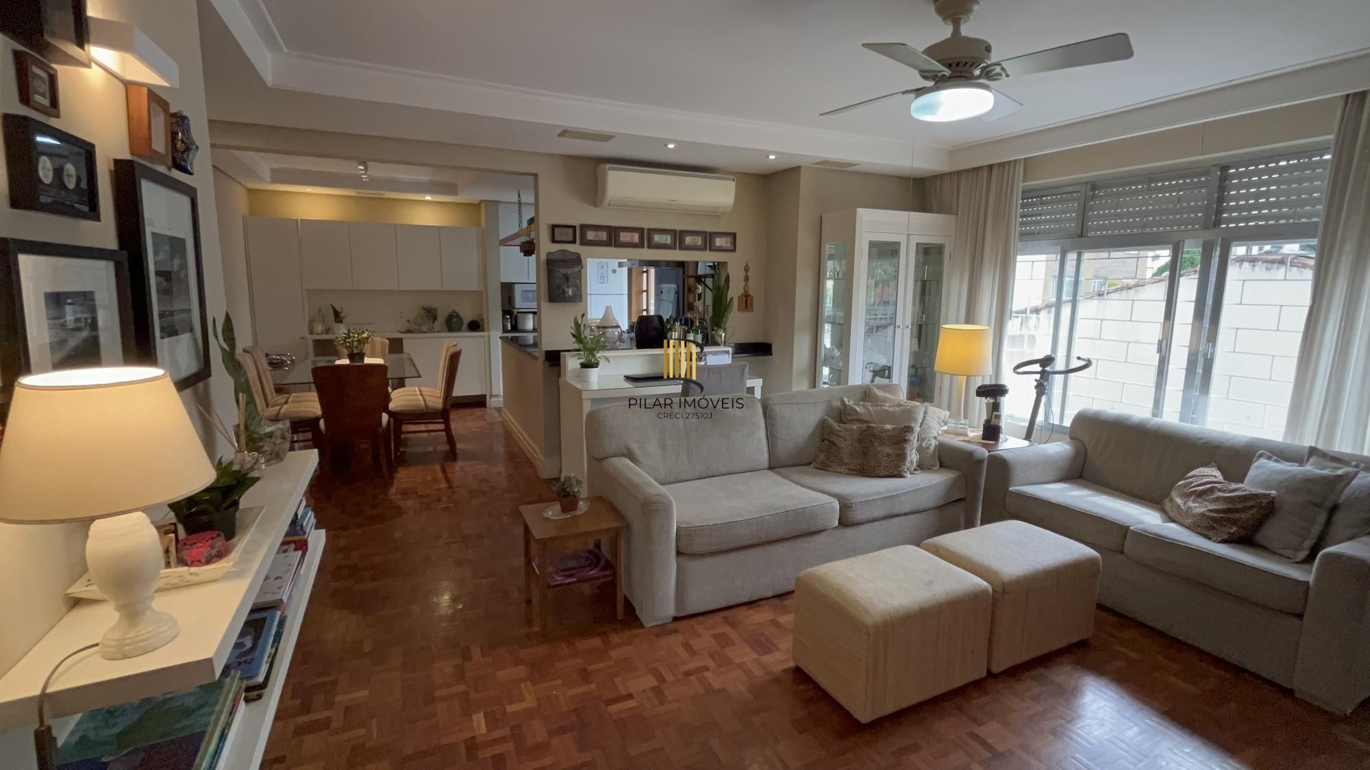 Apartamento de 2 quartos, suíte e 2 vagas de garagem no bairro Jardim Botânico.