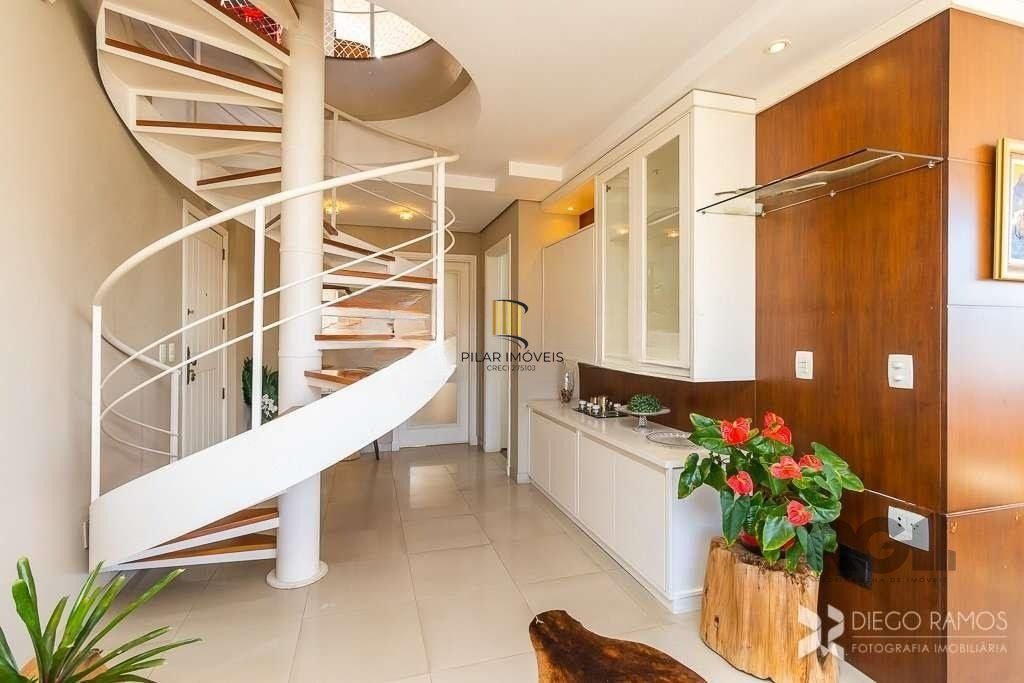 Cobertura para Venda - 185m², 3 dormitórios, sendo 1 suites, 2 vagas - Petrópolis