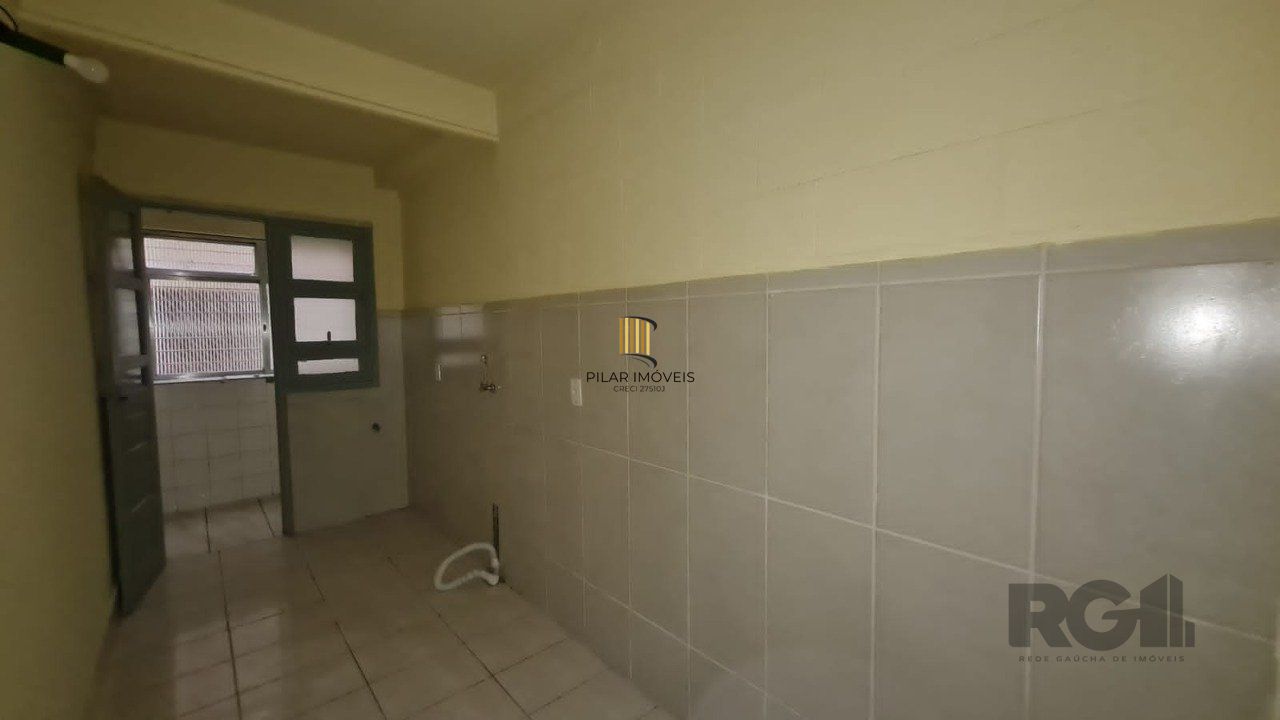 Apartamento com 2 dormitórios, muito bem localizado, próximo a todos os recursos, frente ao Instituto de Cardiologia.