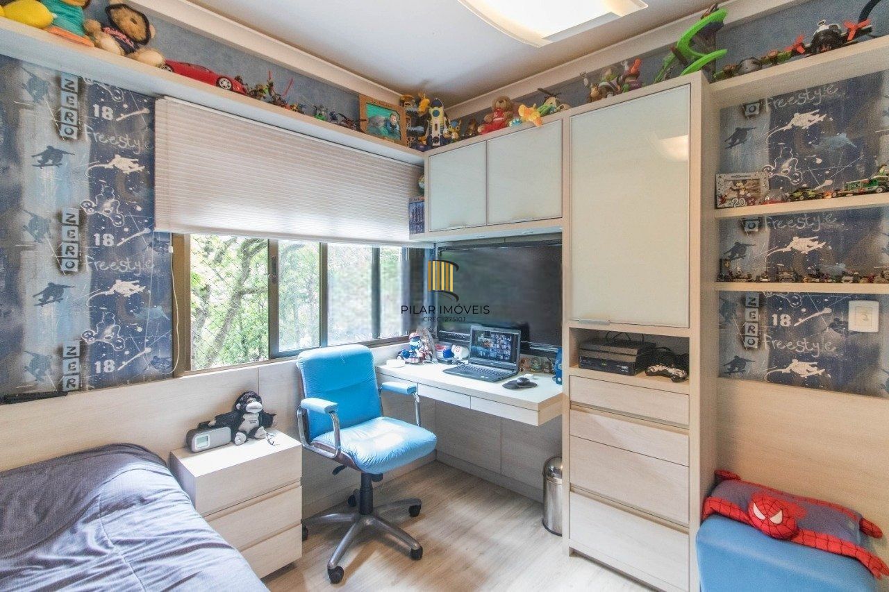 Apartamento com 3 suítes e 3 vagas de garagem no bairro Rio Branco em POA/RS