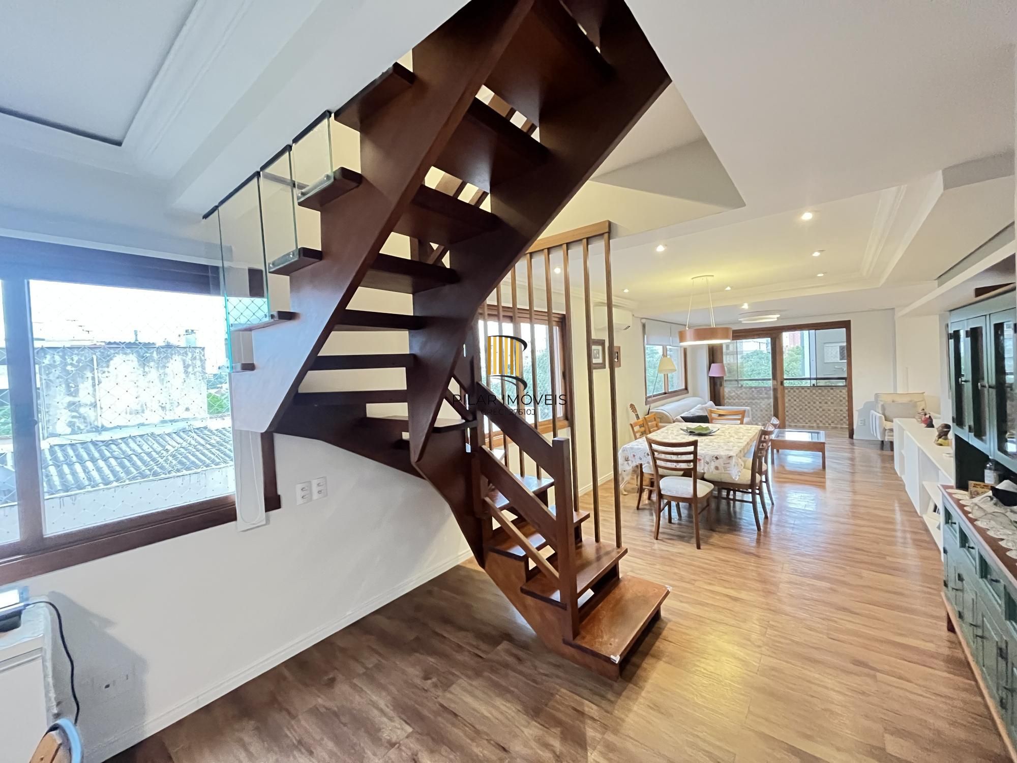 Apartamento de 3 quartos, 2 suítes, 1 americana e 2 vagas no bairro Farroupilha