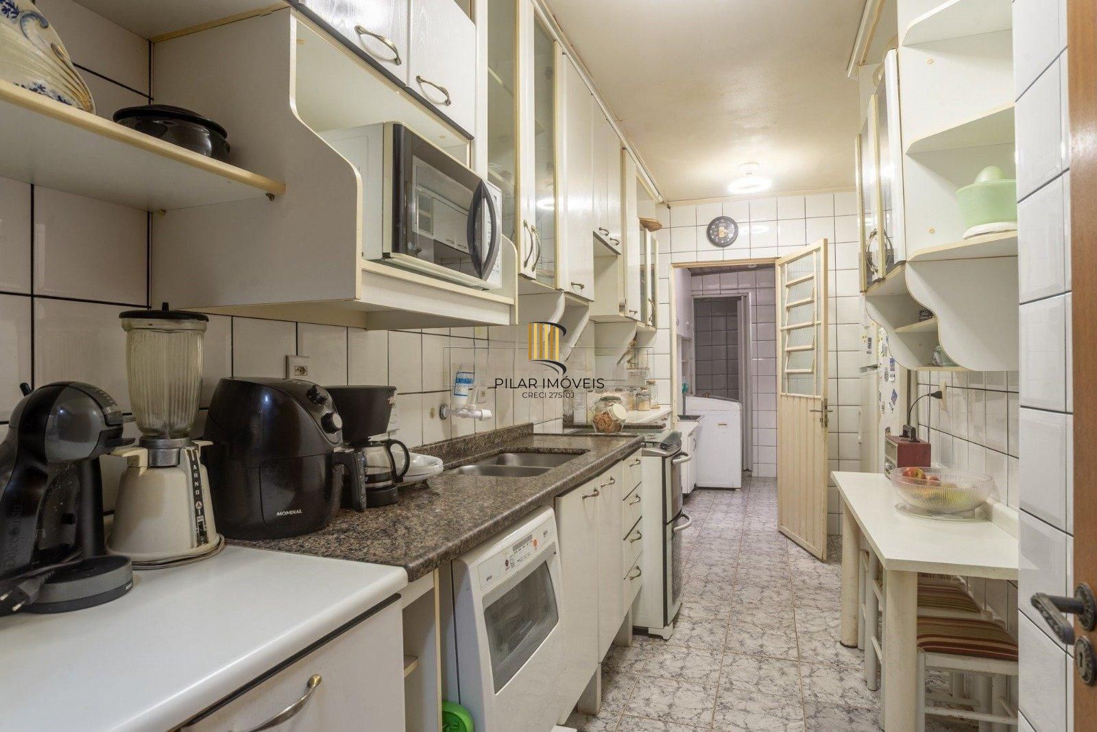 Apartamento de 3 quartos 1 vaga de garagem no bairro Menino Deus em Porto Alegre