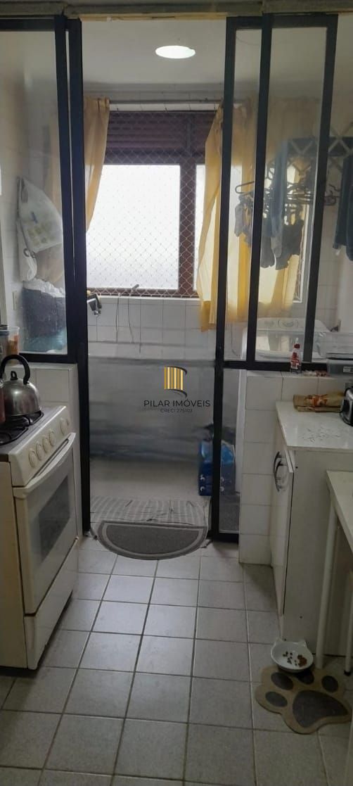 Apartamento de 3 quartos e 1 vaga de garagem escriturada no bairro Camaquã POA