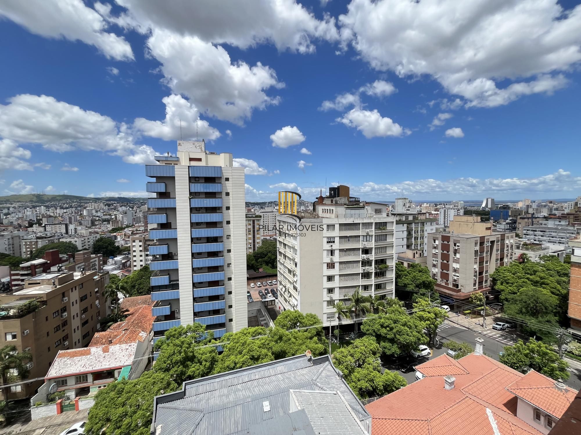 3 quartos, gabinete ou 4º quartos e 1 vaga de garagem junto ao Moinhos de Vento