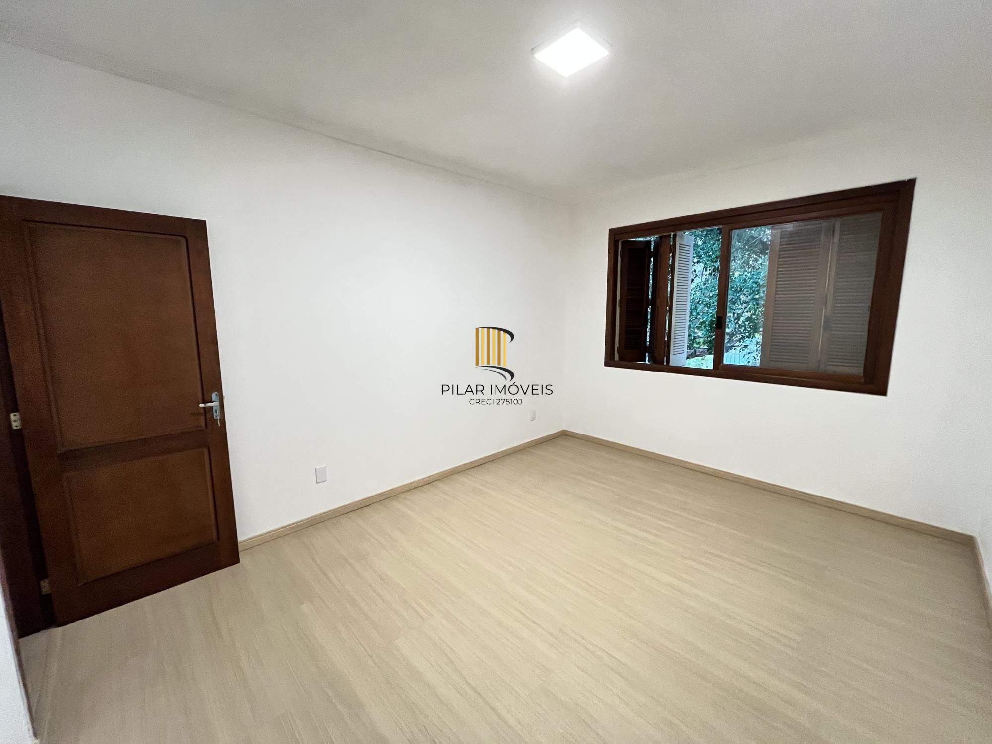 Apartamento de 2 quartos e 1 vaga de garagem no bairro Petrópolis Porto Alegre