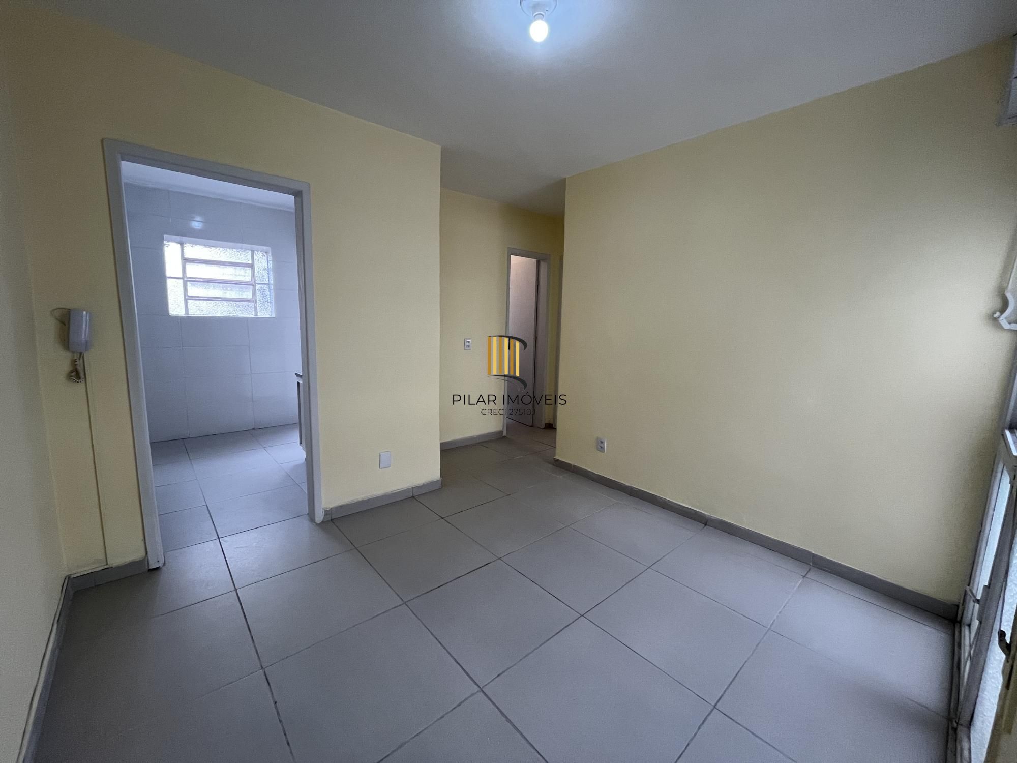 Apartamento reformado de dois quartos no bairro Petrópolis em Porto Alegre