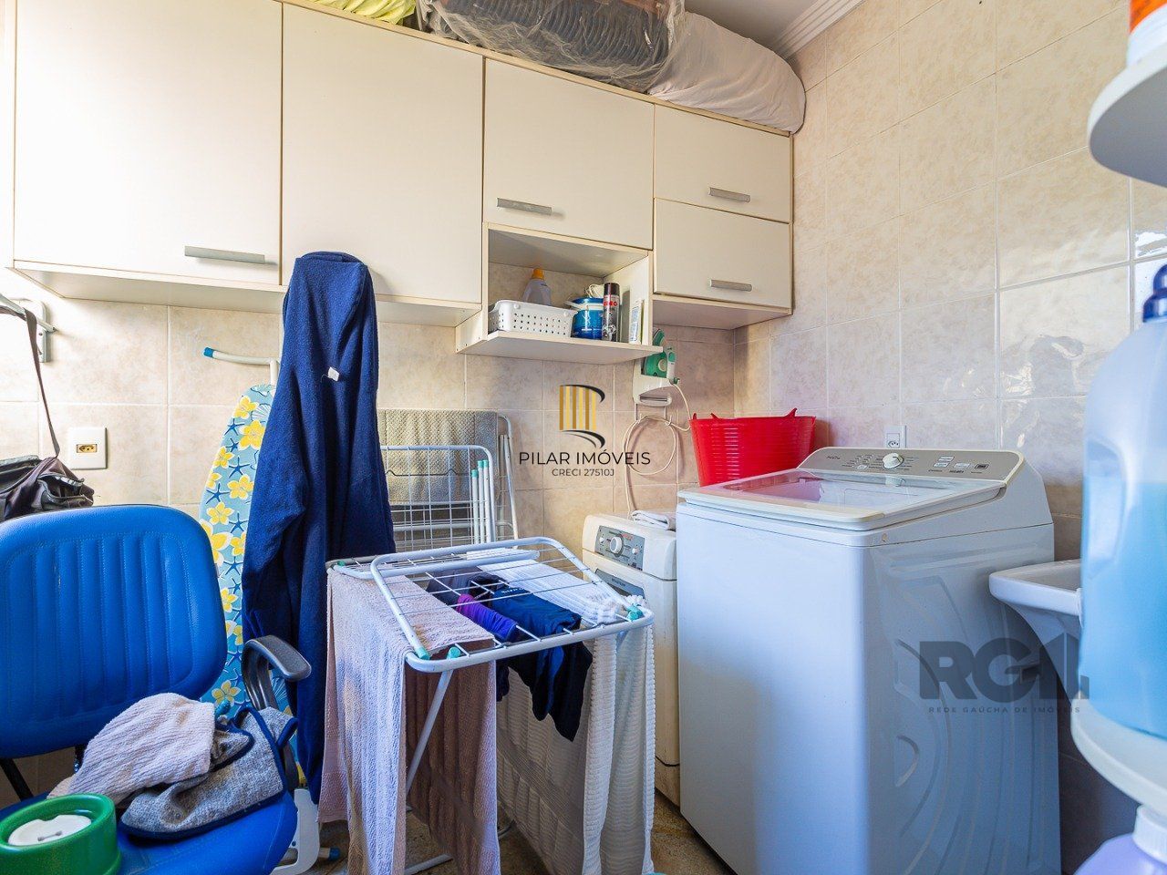 COBERTURA DUPLEX COM 3 QUARTOS, 2 DELES SUÍTE E 2 VAGAS DE GARAGEM NO BAIRRO TRISTEZA EM PORTO ALEGRE.