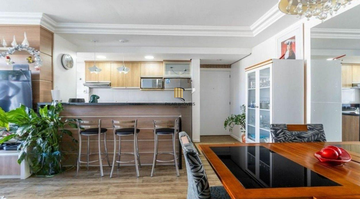 Apartamento de três quartos, suíte e uma vaga de garagem no bairro Santana