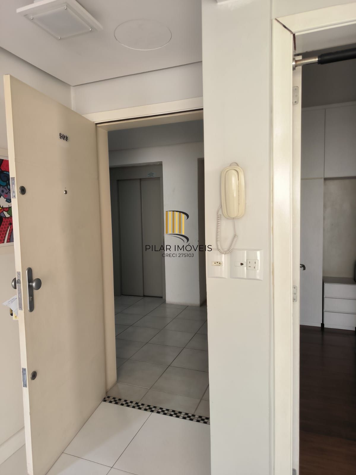 Apartamento de um quarto e uma vaga de garagem no bairro Menino Deus em POA/RS