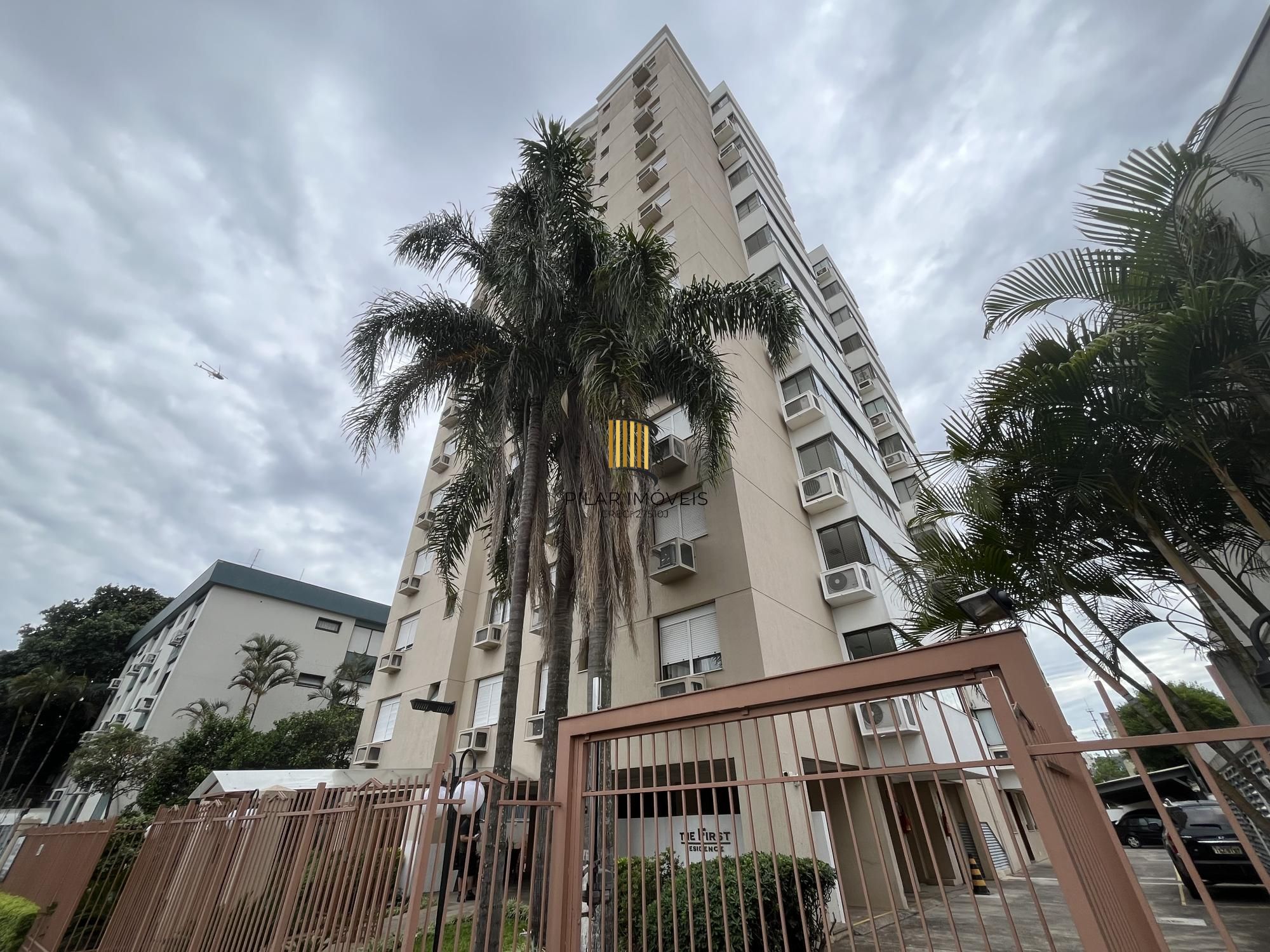 Apartamento de três dormitórios, suíte e uma vaga de garagem no bairro Santana