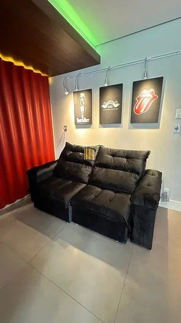 Apartamento 2 dormitórios, sendo 1 suíte, 77 m² de área privativa e 2 vaga(s) de garagem. Localizado na Rua Mario Antunes da Cunha, no bairro Petrópolis em Porto Alegre.