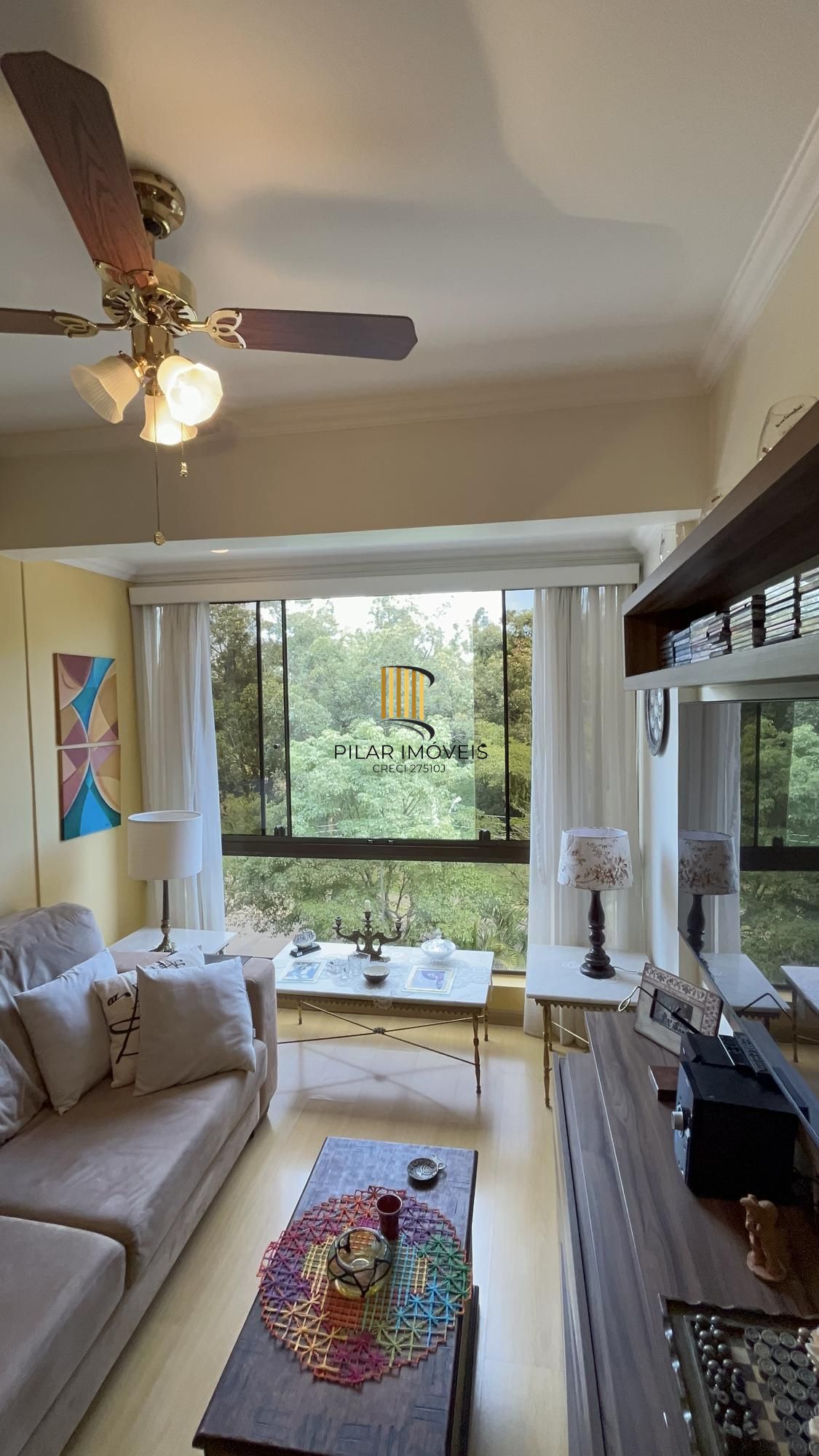 Apartamento de 2 quartos e 1 vaga de garagem no bairro Jardim Carvalho em POA/RS