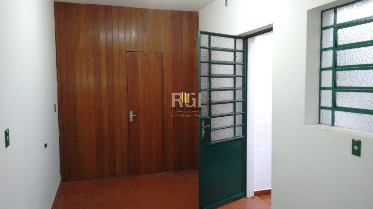 Casa para Venda - 363m², 3 dormitórios, sendo 1 suites, 2 vagas - São João