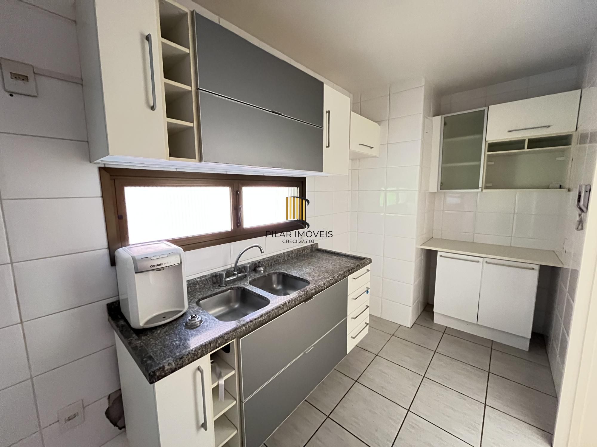 Apartamento de 3 quartos, suíte e 2 vagas de garagem no bairro Petrópolis.