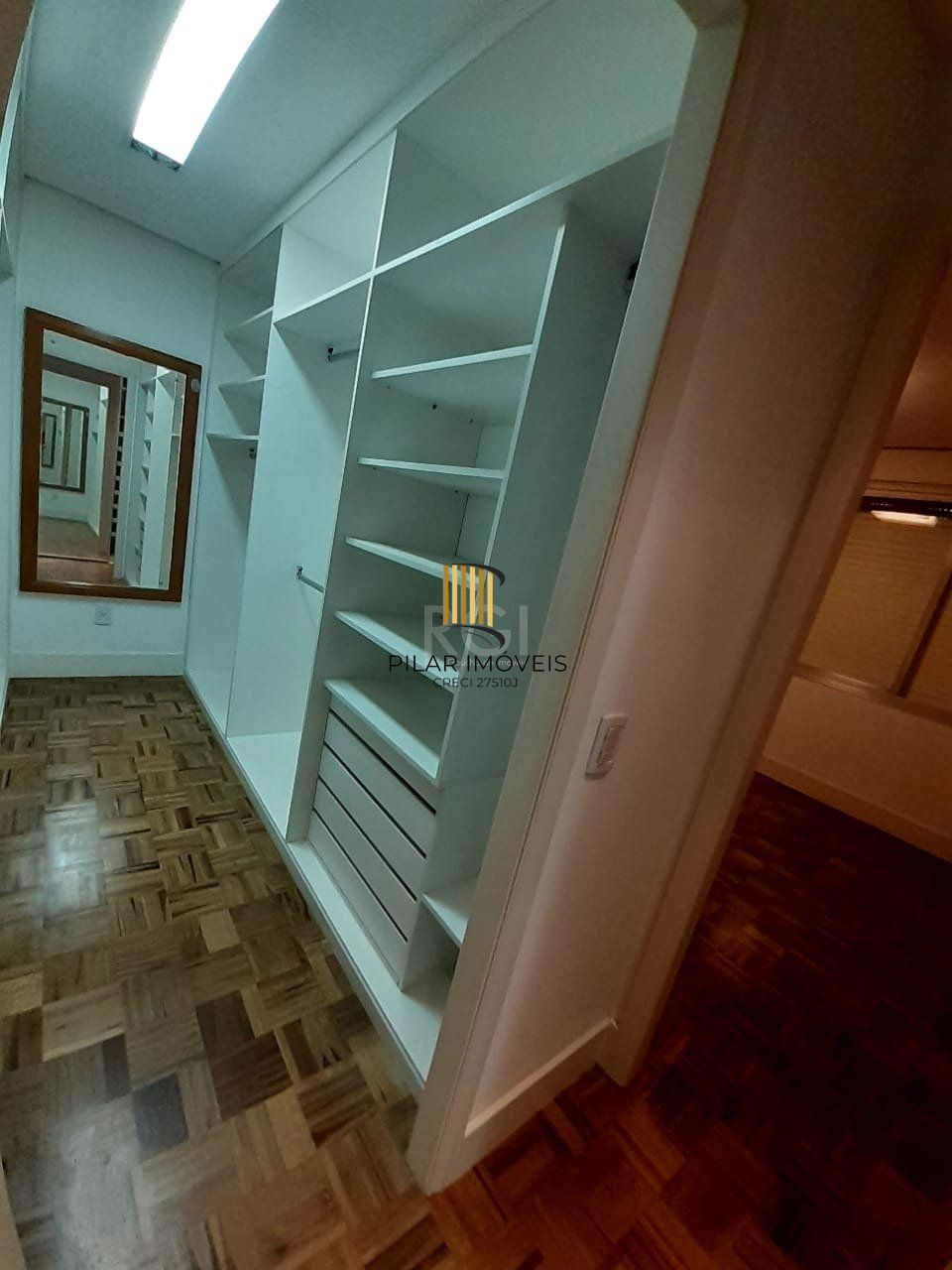 Apartamento para Venda - 230m², 4 dormitórios, sendo 1 suites, 2 vagas - Petrópolis