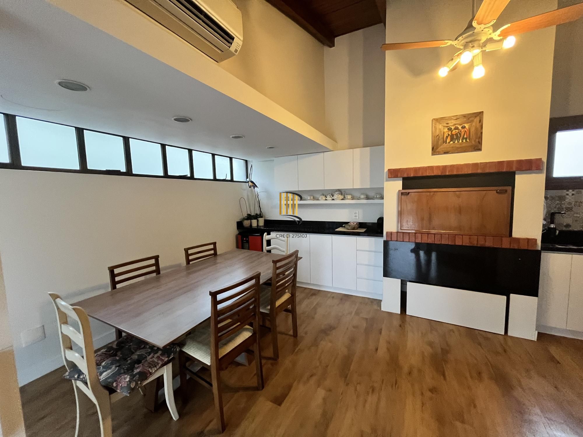 Apartamento de 3 quartos, 2 suítes, 1 americana e 2 vagas no bairro Farroupilha