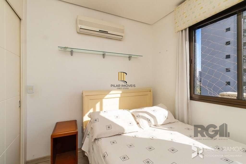 Cobertura para Venda - 185m², 3 dormitórios, sendo 1 suites, 2 vagas - Petrópolis