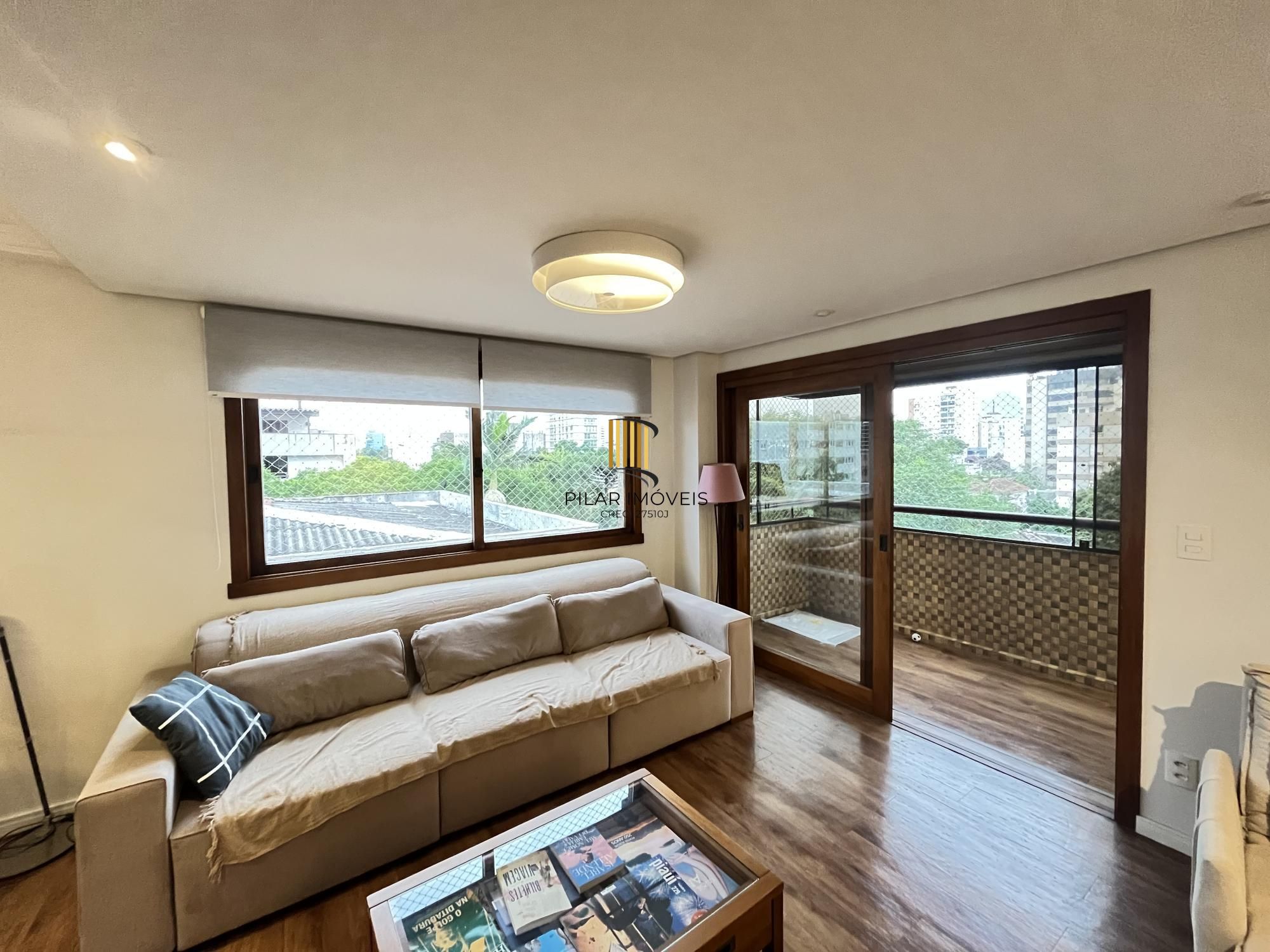 Apartamento de 3 quartos, 2 suítes, 1 americana e 2 vagas no bairro Farroupilha