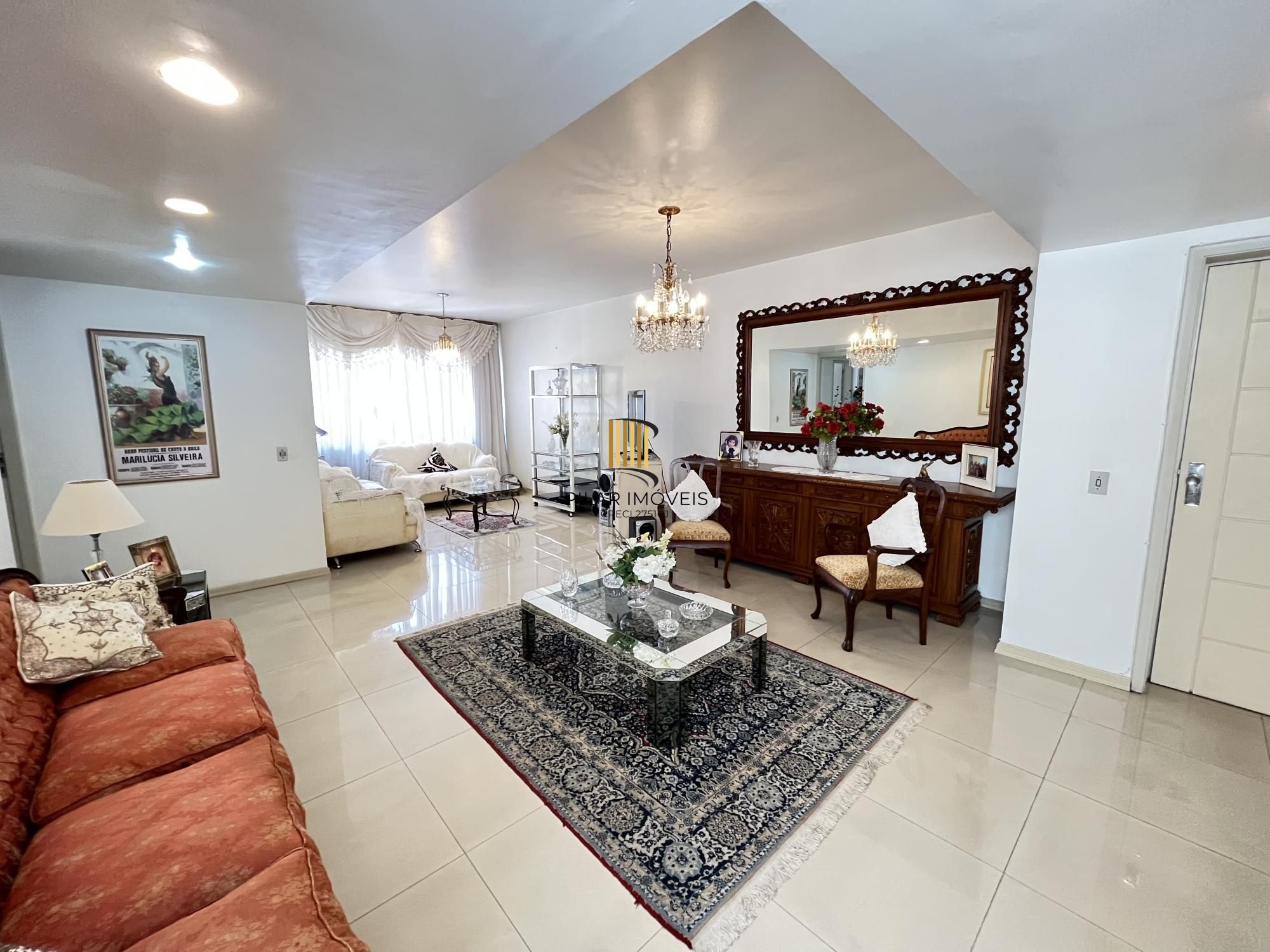 Apartamento Venda - 190.8m², 3 dormitórios, 1 suíte, 1 vaga - Centro Histórico