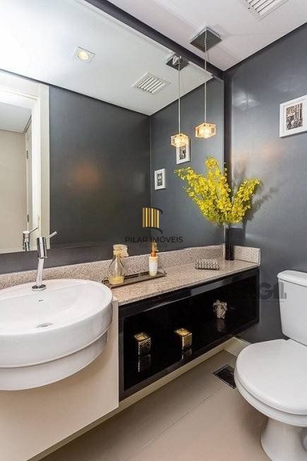 Excelente apartamento, finamente decorado e mobiliado, excelente iluminação, possuindo 03 dormitórios e 03 suites, sendo 01 master