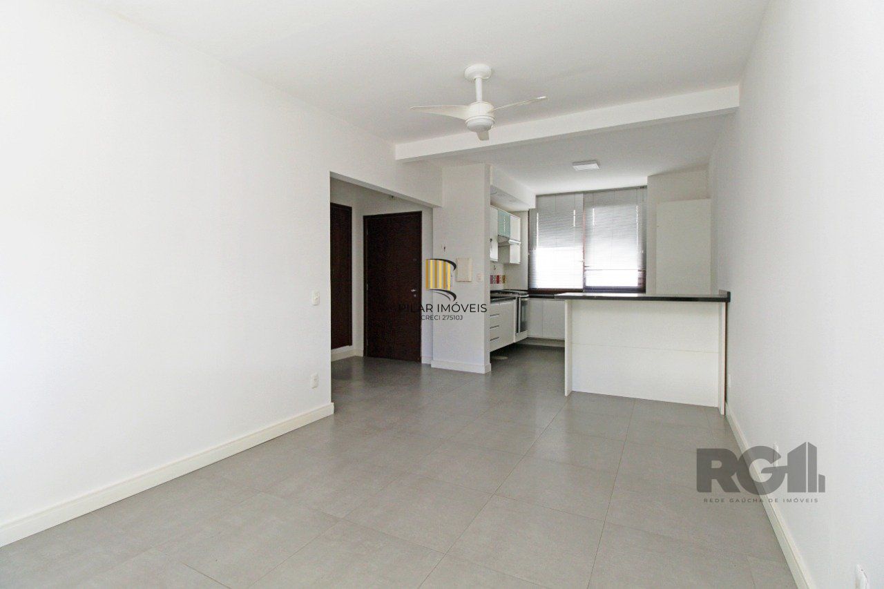 Apartamento de 2 dormitórios e 1 vaga de garagem no bairro Santana em Porto Alegre