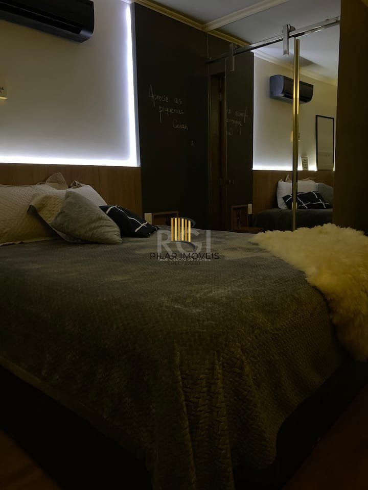 Apartamento para Venda - 105m², 2 dormitórios, sendo 1 suites, 2 vagas - Menino Deus