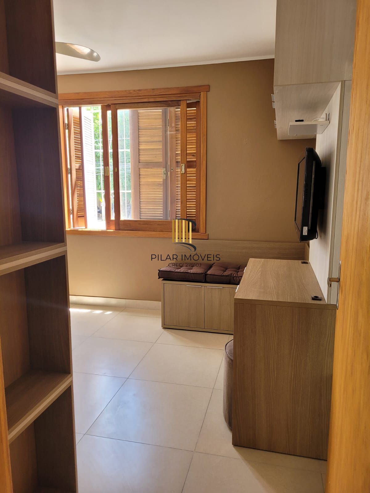 Ótimo apto 1 dormitório super claro semimobiliado