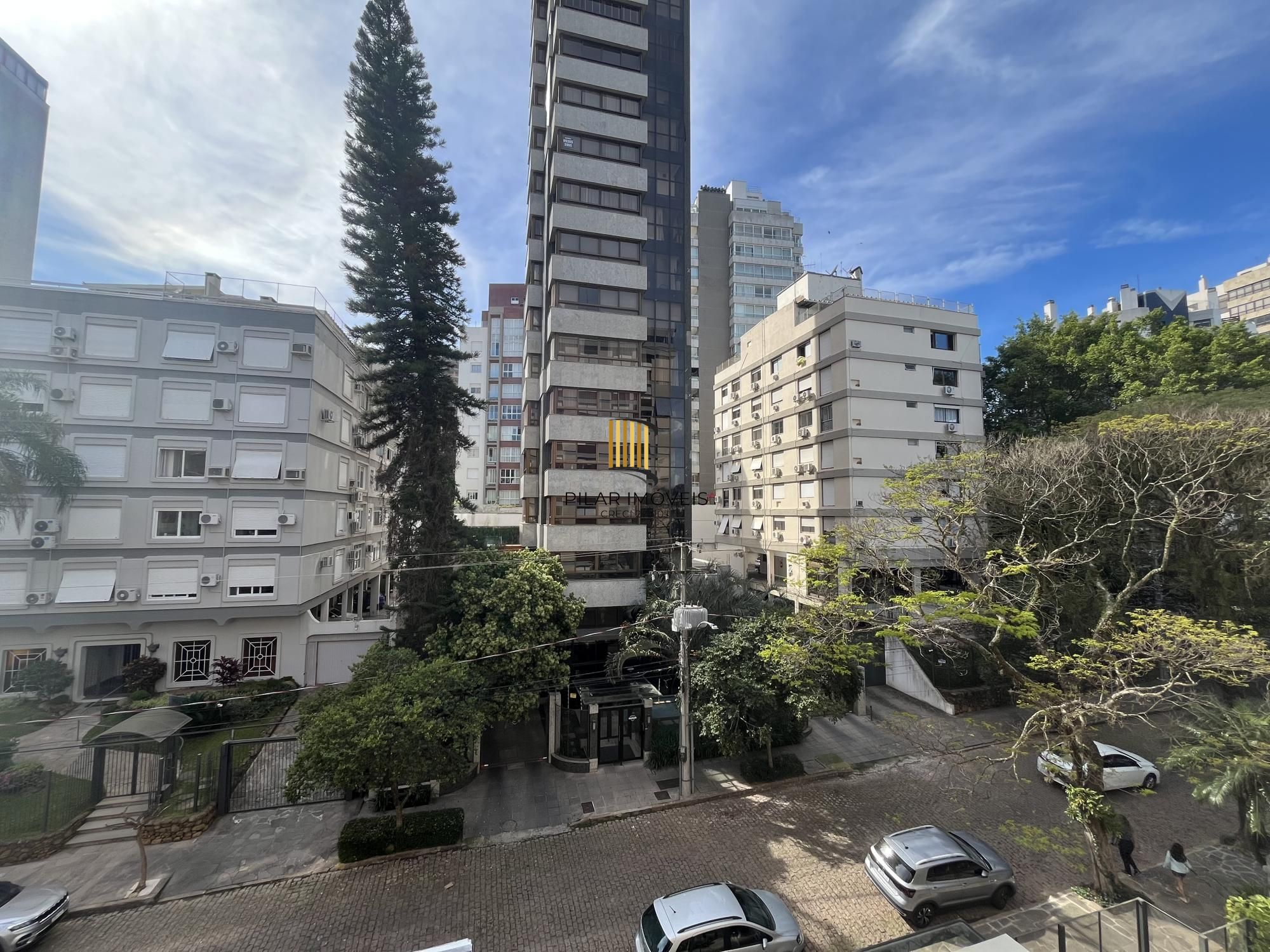 Apartamento de 3 quartos, suíte, lavabo e 2 vagas de garagem bairro Rio Branco